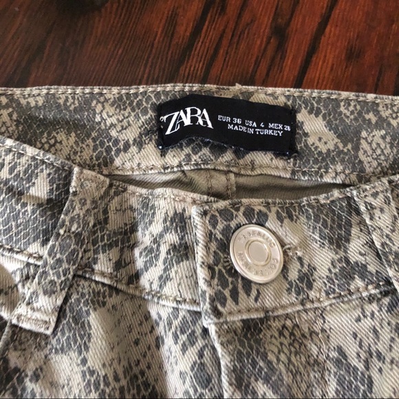 Zara High Rise Skinny Jeans Snakeskin Pattern Size 4 - Picture 9 of 10